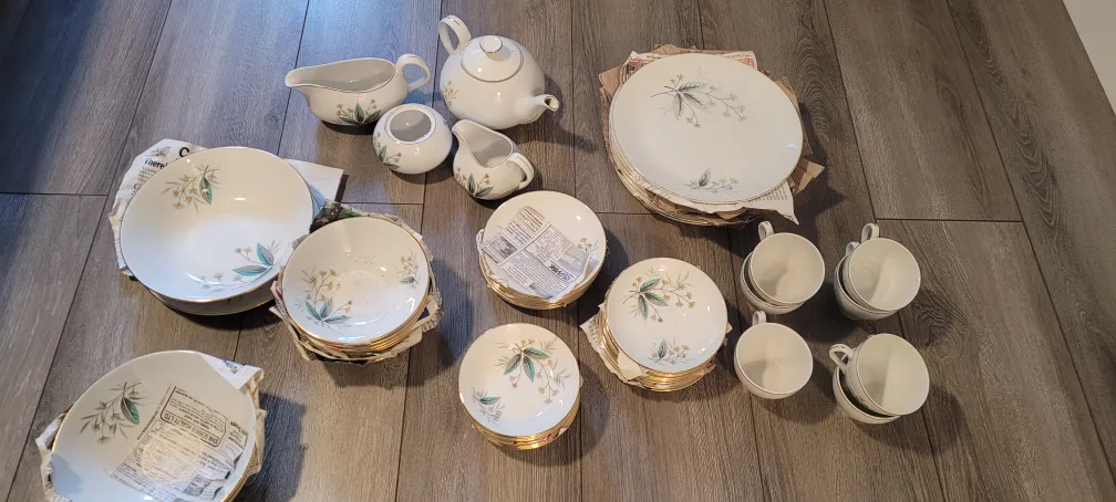 Vintage Swinnertons Straffordsmire China set 55pcs thumbnail