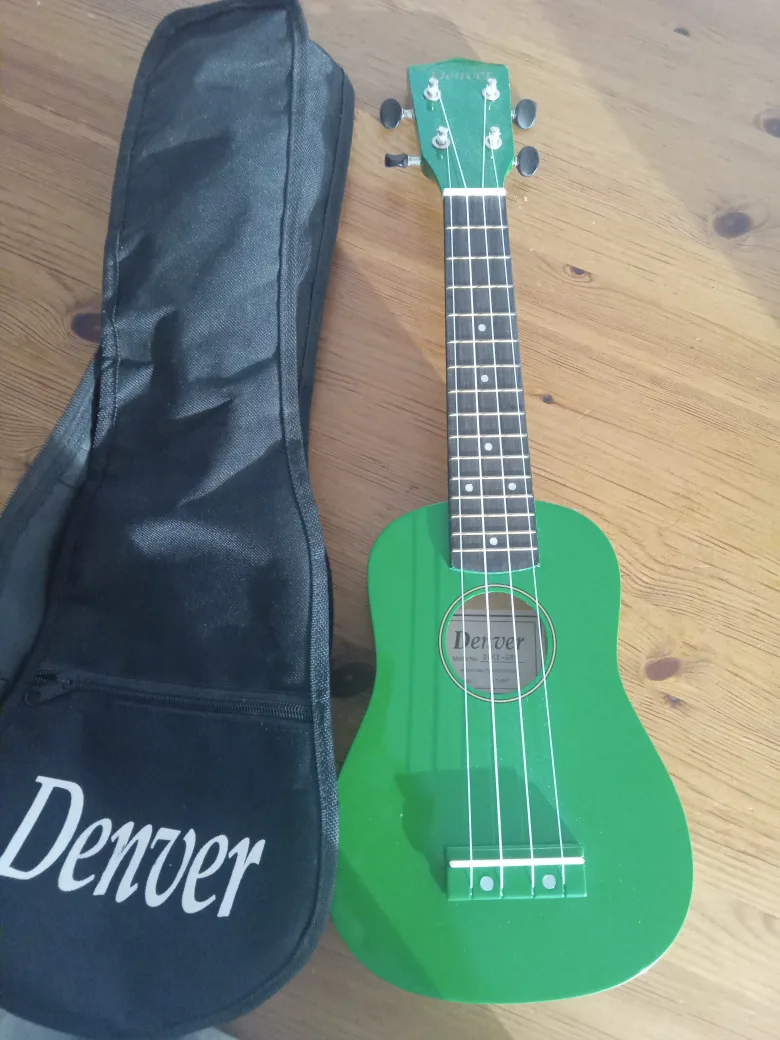 Denver Green Soprano Ukulele with Case thumbnail