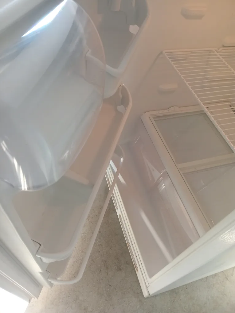 Frigidaire Refrigerator image indicator(3)