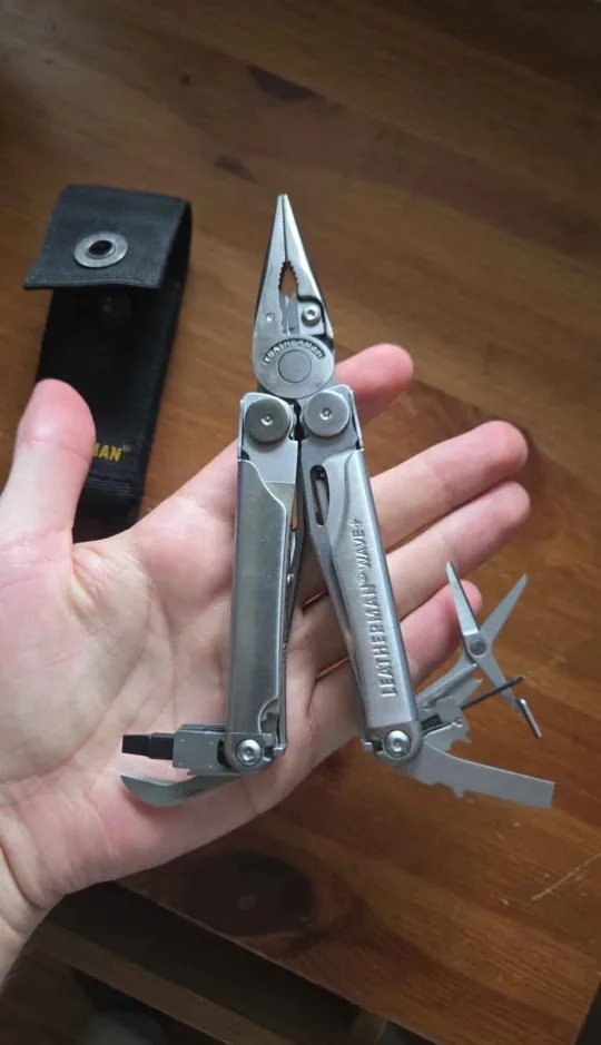 Leatherman wave+ premium 18 in 1 multitool and sheath thumbnail