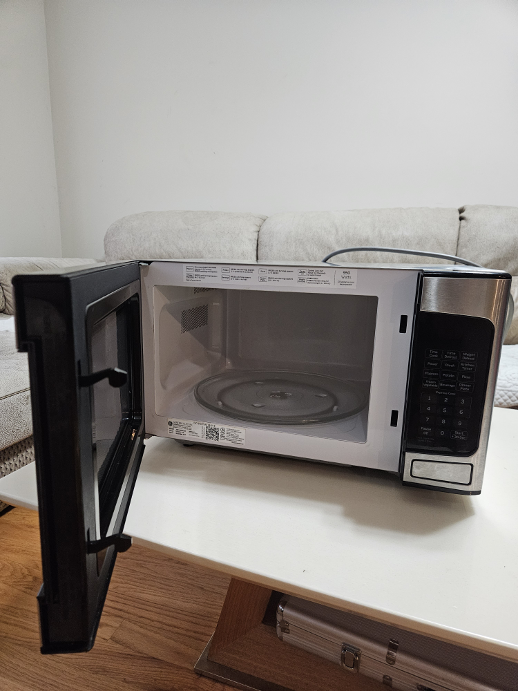 GE Stainless Steel Microwave Oven - photo 2