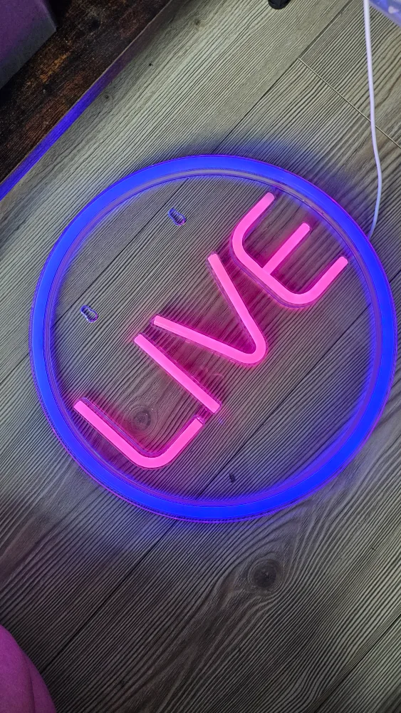 LIVE neon sign thumbnail