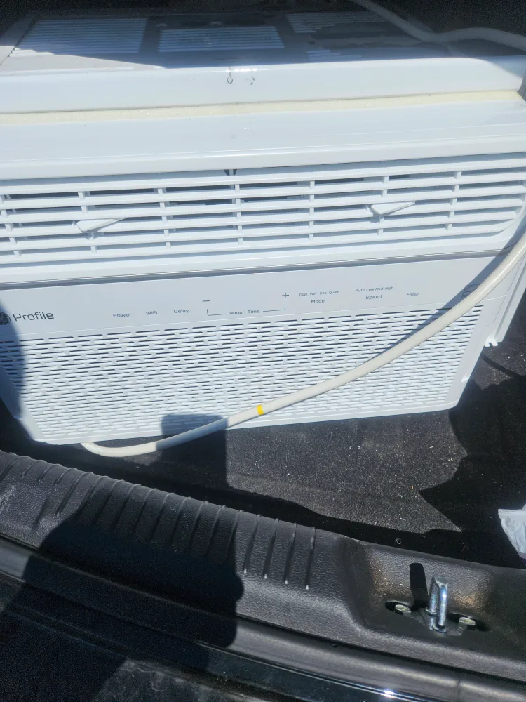 GE Profile 12,000 BTU Smart Window Air Conditioner image indicator(3)