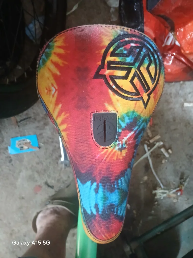 GT BMX Bike Seat - Tie Dye image indicator(4)