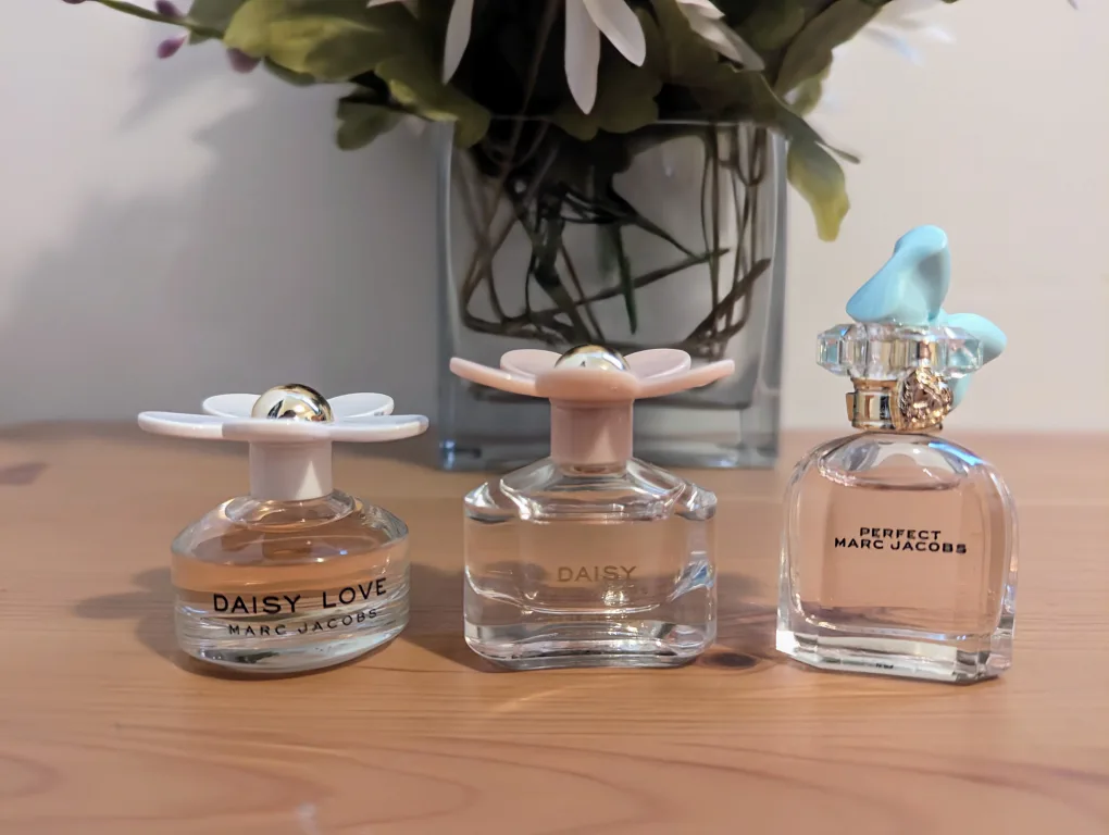 13 x MINI Perfume Bottles image indicator(2)