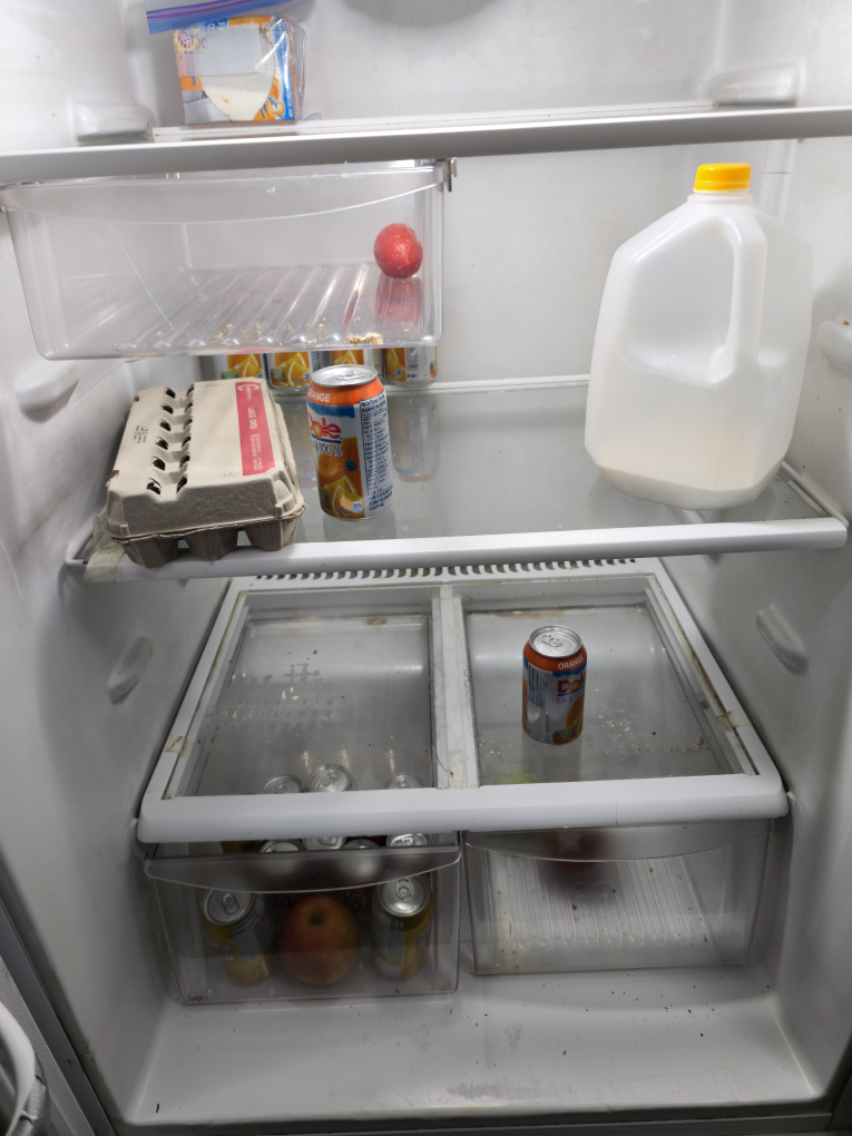 White Top-Freezer Refrigerator - photo 4
