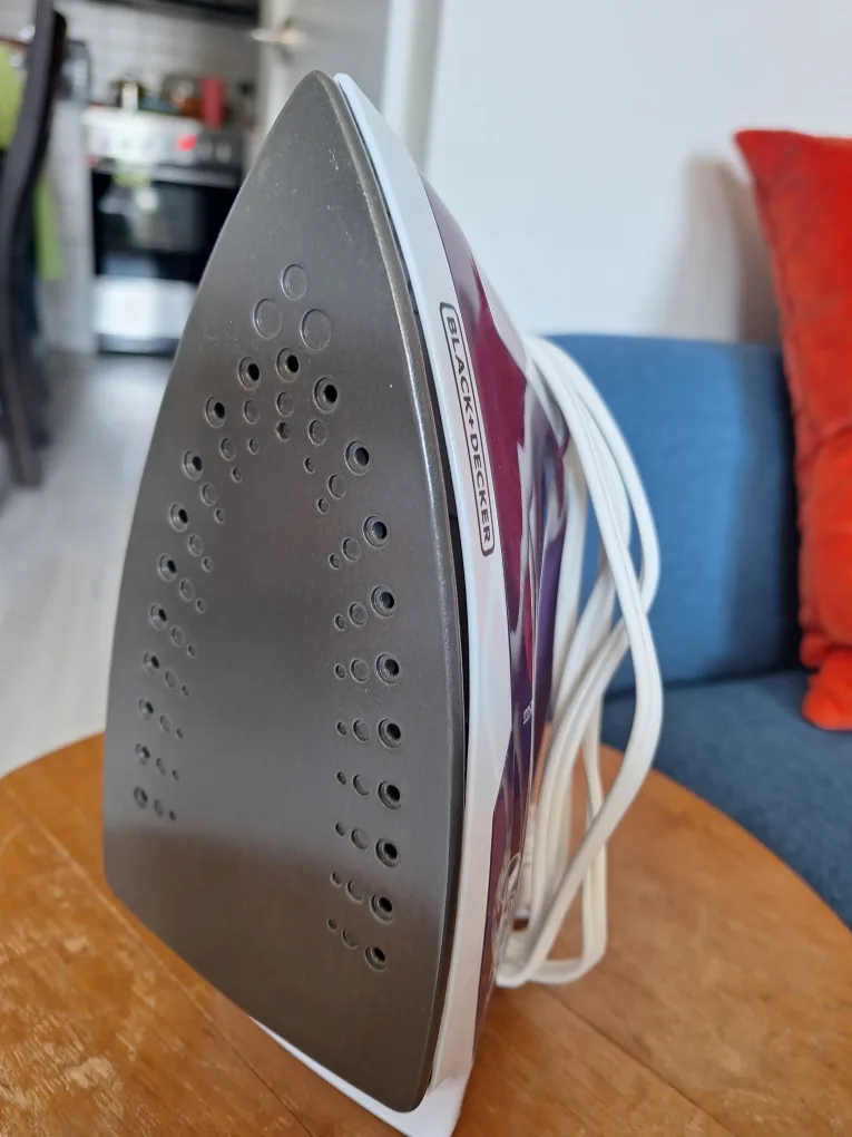 Black+Decker Easy Steam Iron - brand new in original packaging image indicator(5)