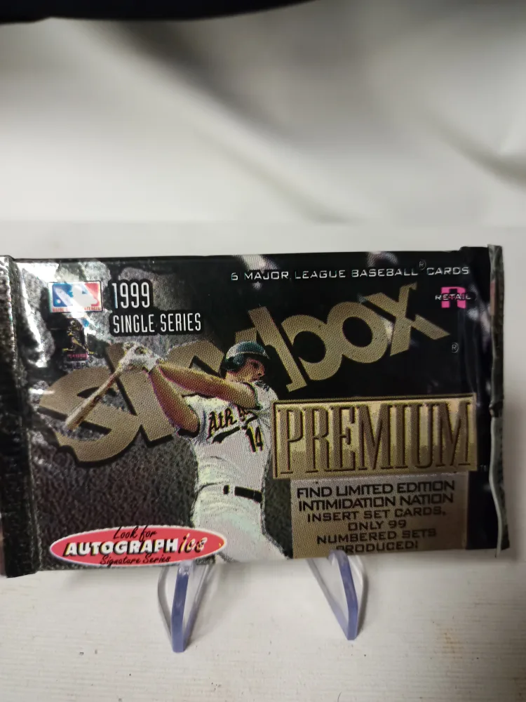 Lot of 14 packs of Baseball cards - SEALED & BRAND NEW image indicator(3)
