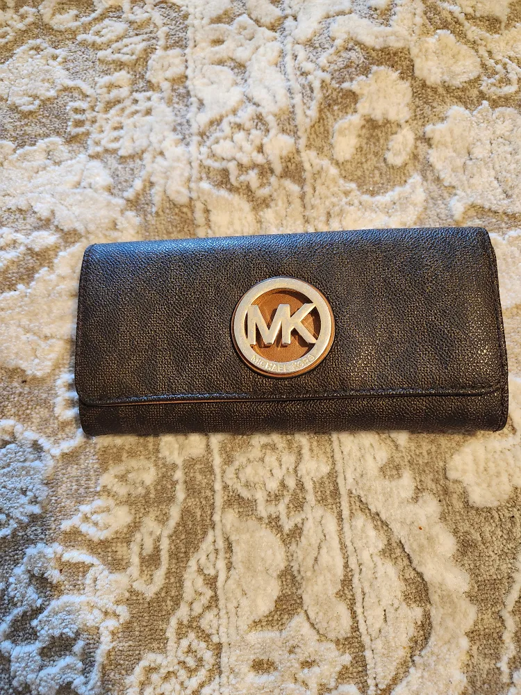 Michael Kors Wallet thumbnail