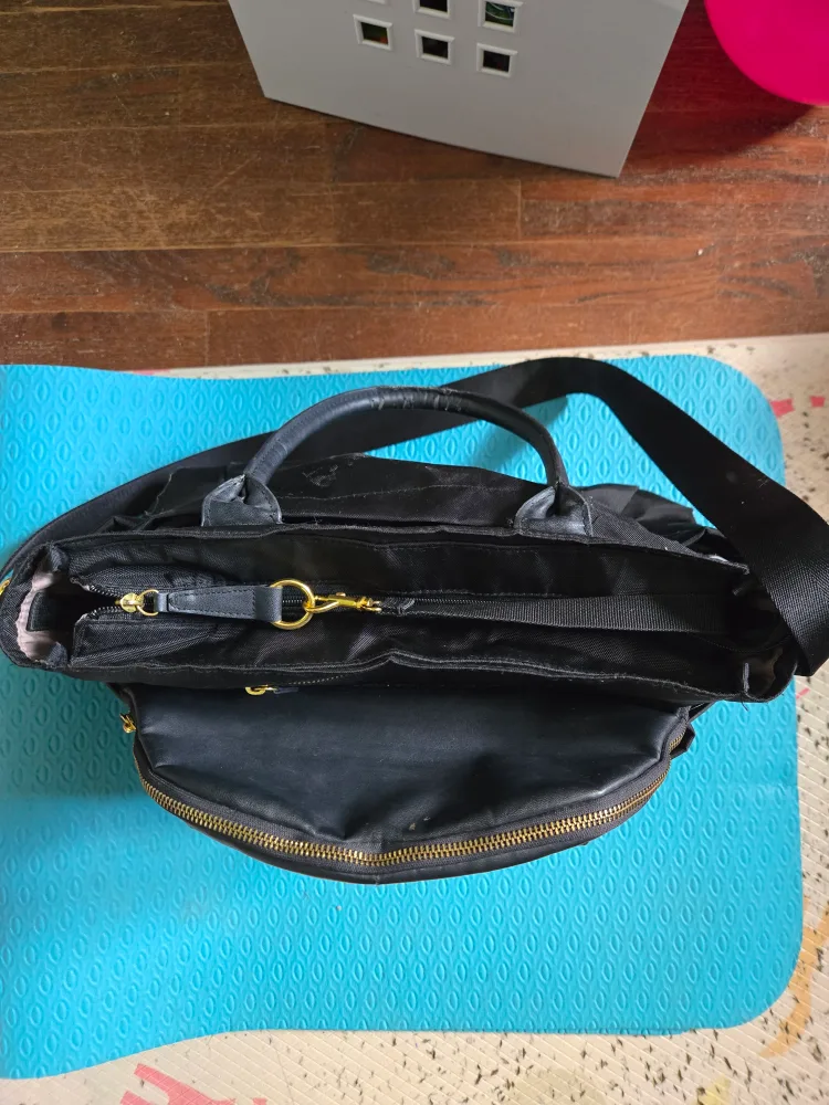 Skip Hop Black Diaper Bag image indicator(3)