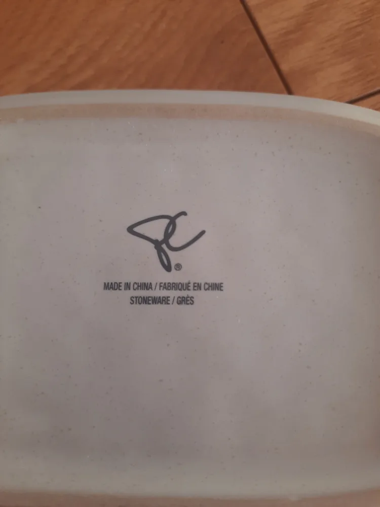 Set of 2 Off-White Serving Dishes image indicator(6)