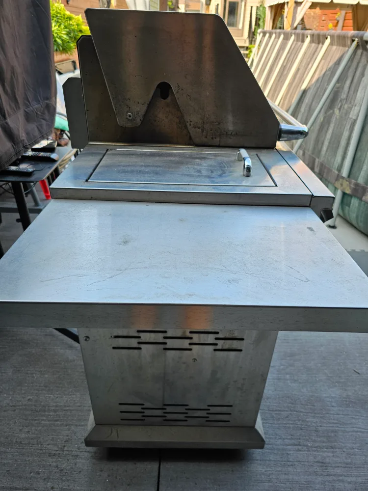 Ducane Stainless Steel BBQ Grill image indicator(3)