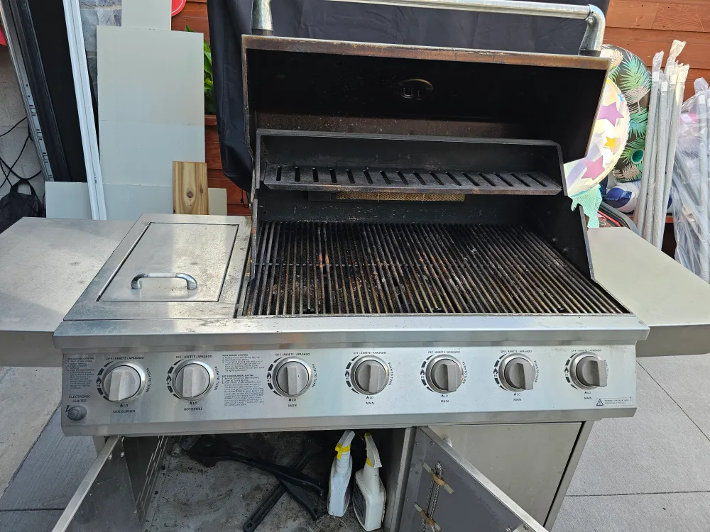 Ducane Stainless Steel BBQ Grill image indicator(10)