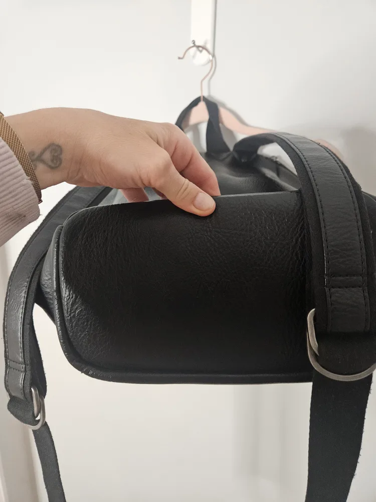 Matt & Nat Black Vegan Leather Backpack image indicator(4)
