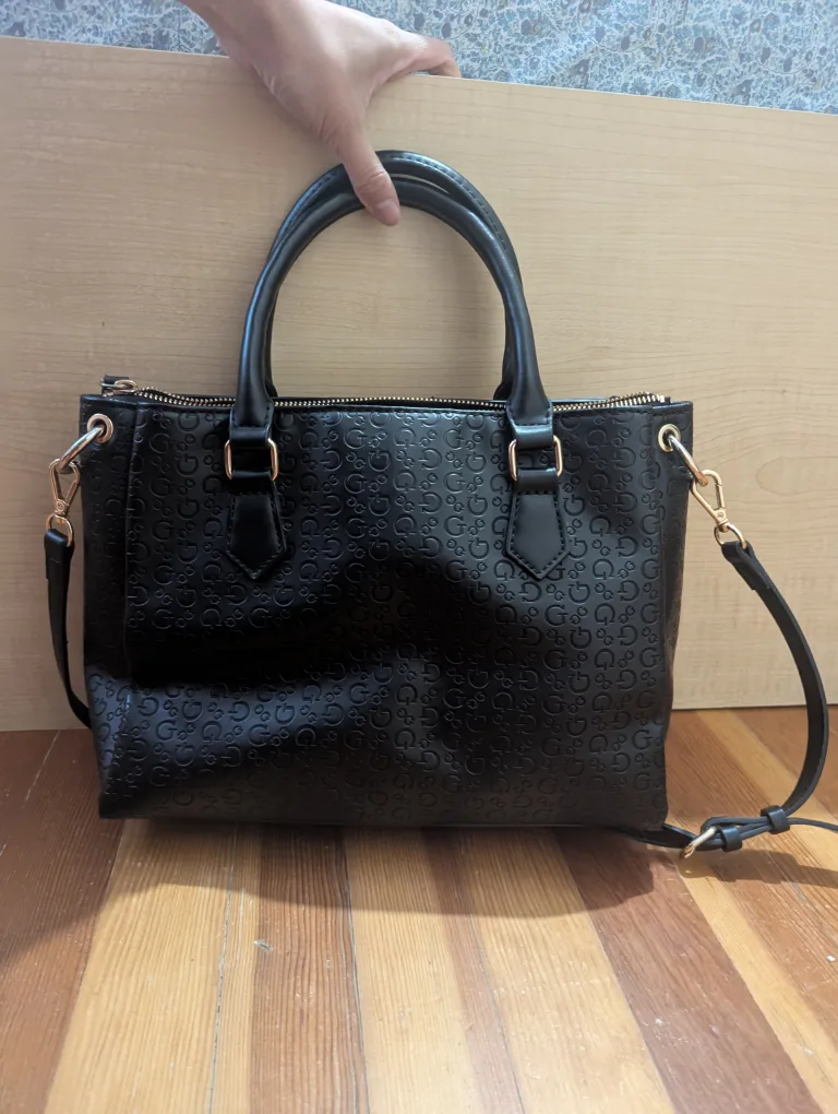 Guess bag/ purse image indicator(2)