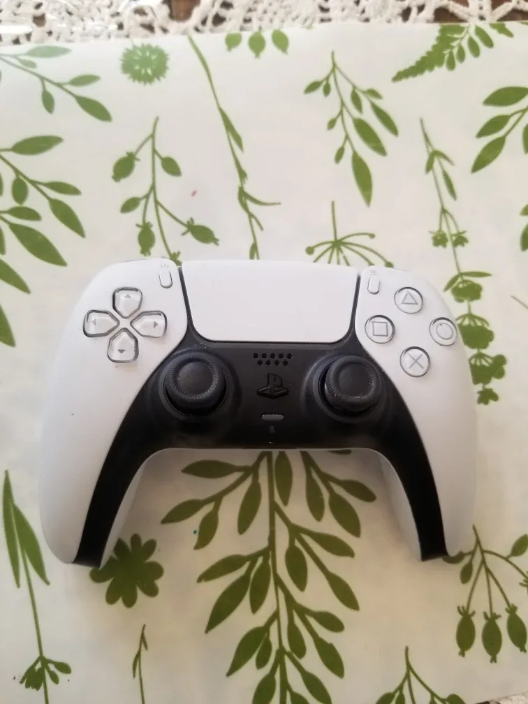 PS5 Slim Digital Edition Console Bundle image indicator(9)