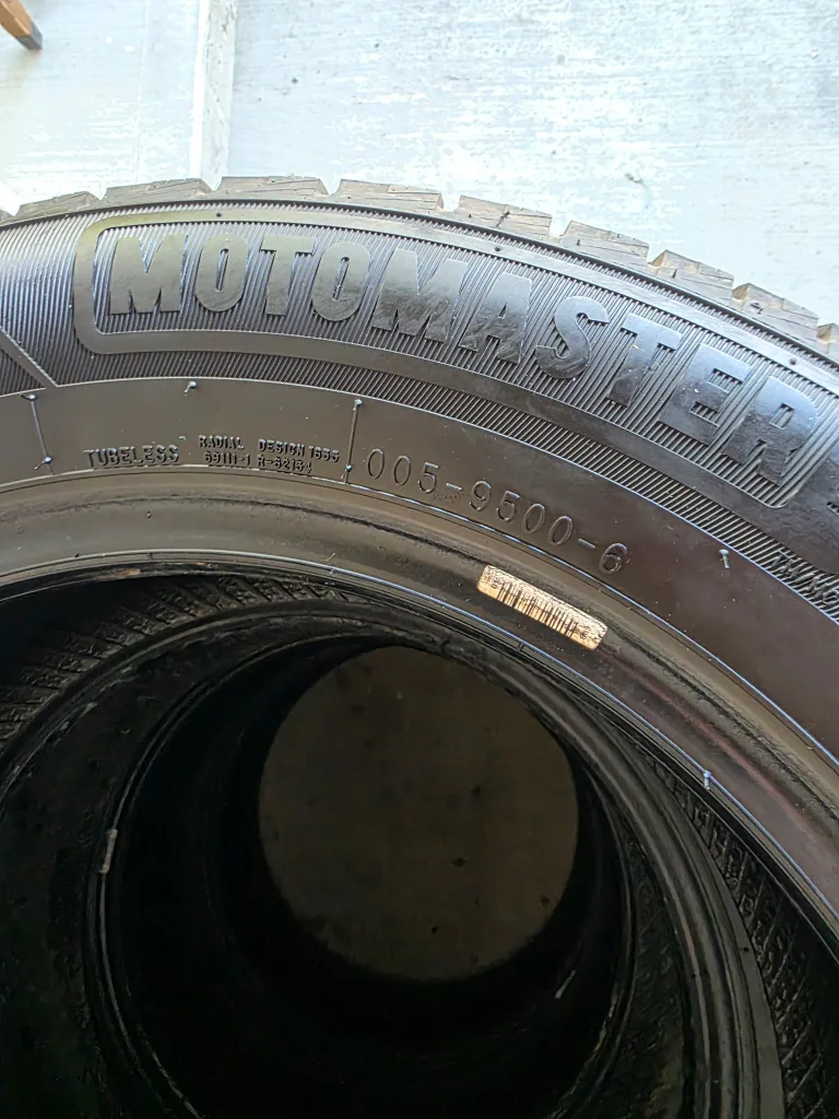 Motomaster Winter Edge 195/65R15 Tires - Set of 4 thumbnail