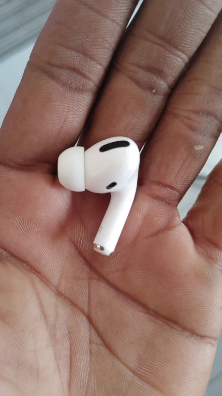 right airpod pro thumbnail