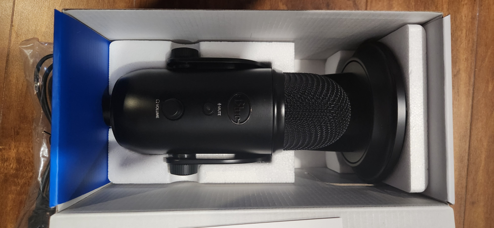 Blue Yeti Mic - Excellent Condition - photo 3