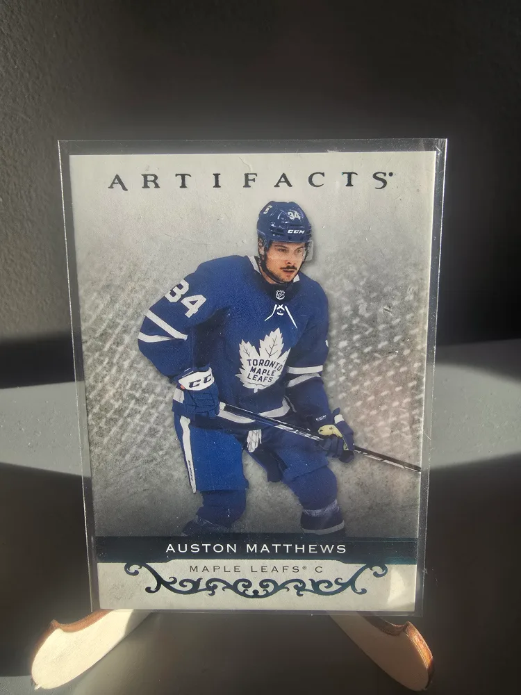 Auston Matthews Artifacts Maple Leafs Hockey Card thumbnail