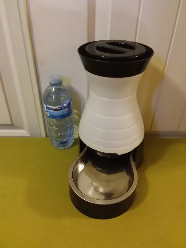Automatic Pet Feeder 🐕 🐈 🆕 🇨🇦 thumbnail