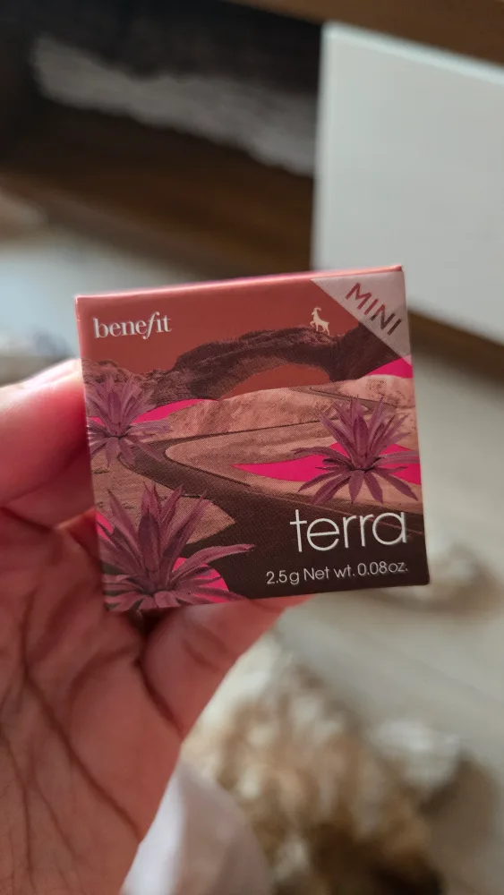 *NEW w/ box* Benefit Mini Blush – Terra (Golden Brick-Red) image indicator(3)