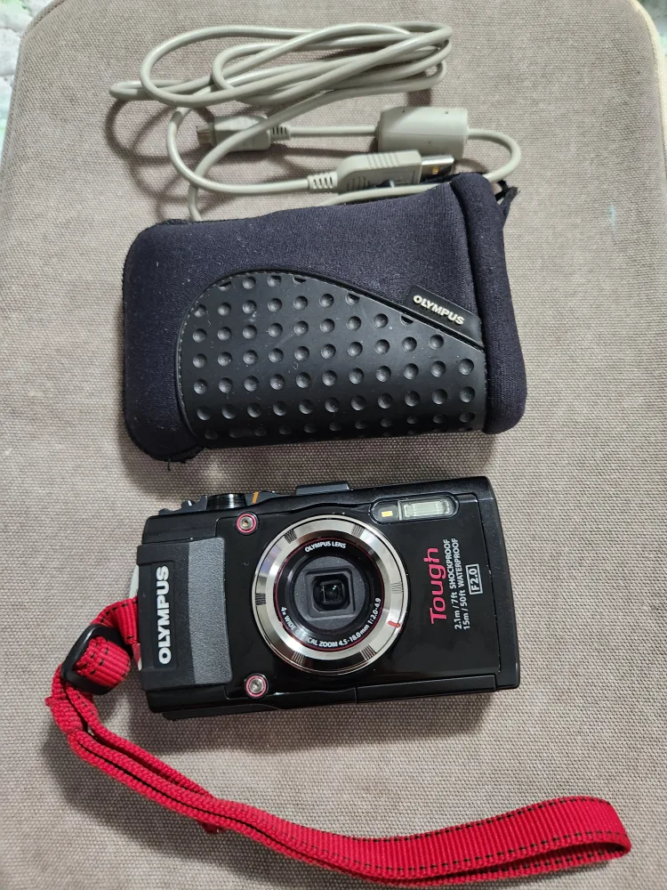 Olympus Stylus Tough TG-5 Waterproof Camera thumbnail