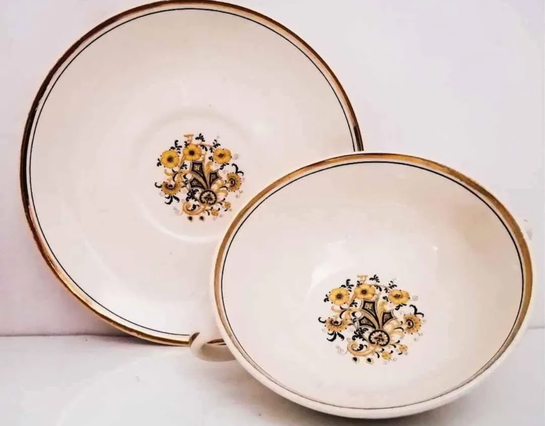 Rare Cream Soup Bowls - Her Majesty Deluxe Imperial Ware image indicator(4)
