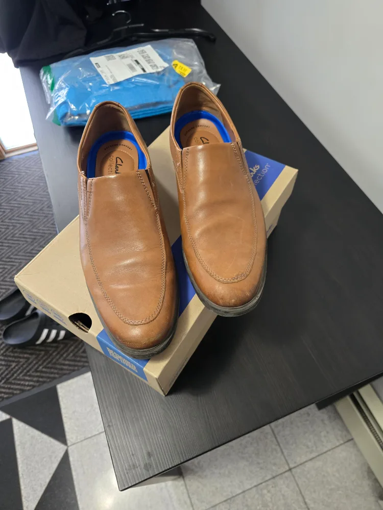 Clarks Collection Men's Leather Slip-On Loafers thumbnail