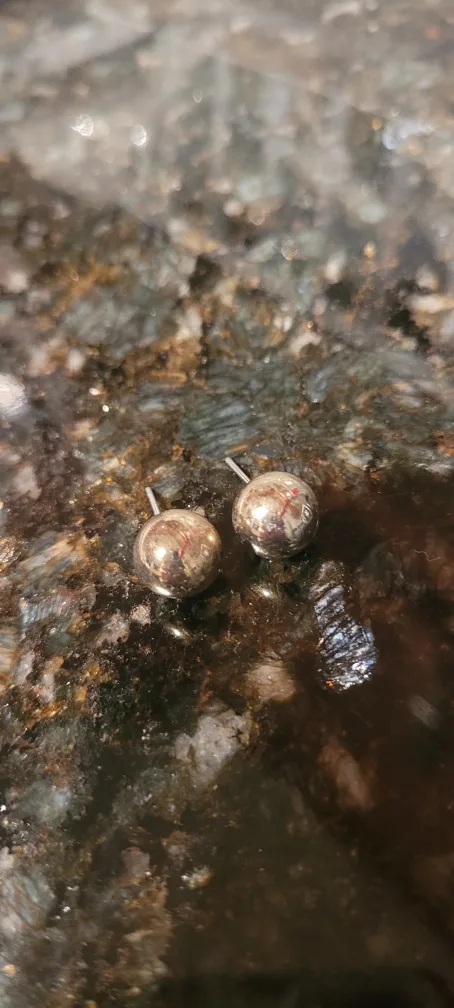 Silver Ball Stud Earrings 🇨🇦🍁 thumbnail