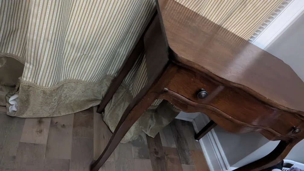 Vintage Carved Wood Plant Stand with Marble Top🇨🇦 image indicator(3)