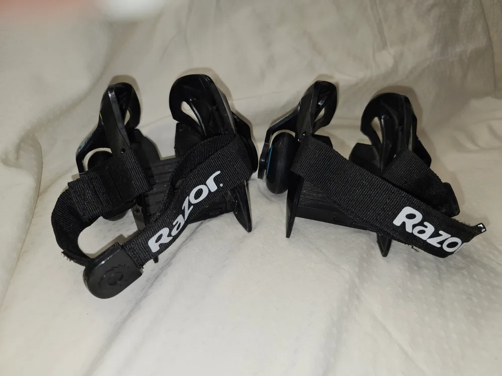 NEW Razor Jetts Heel Wheels Real Sparking Action thumbnail