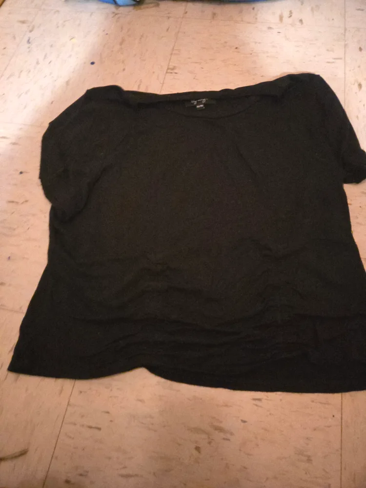 RD Style Black Top thumbnail