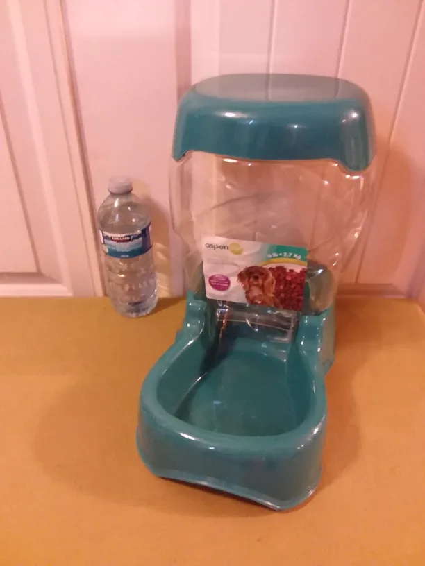 Aspen Pet Gravity Waterer 🐕 🐈 🆕 🇨🇦 thumbnail