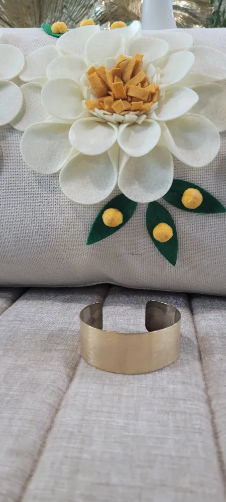 Gold Cuff 🇨🇦🍁 image indicator(5)