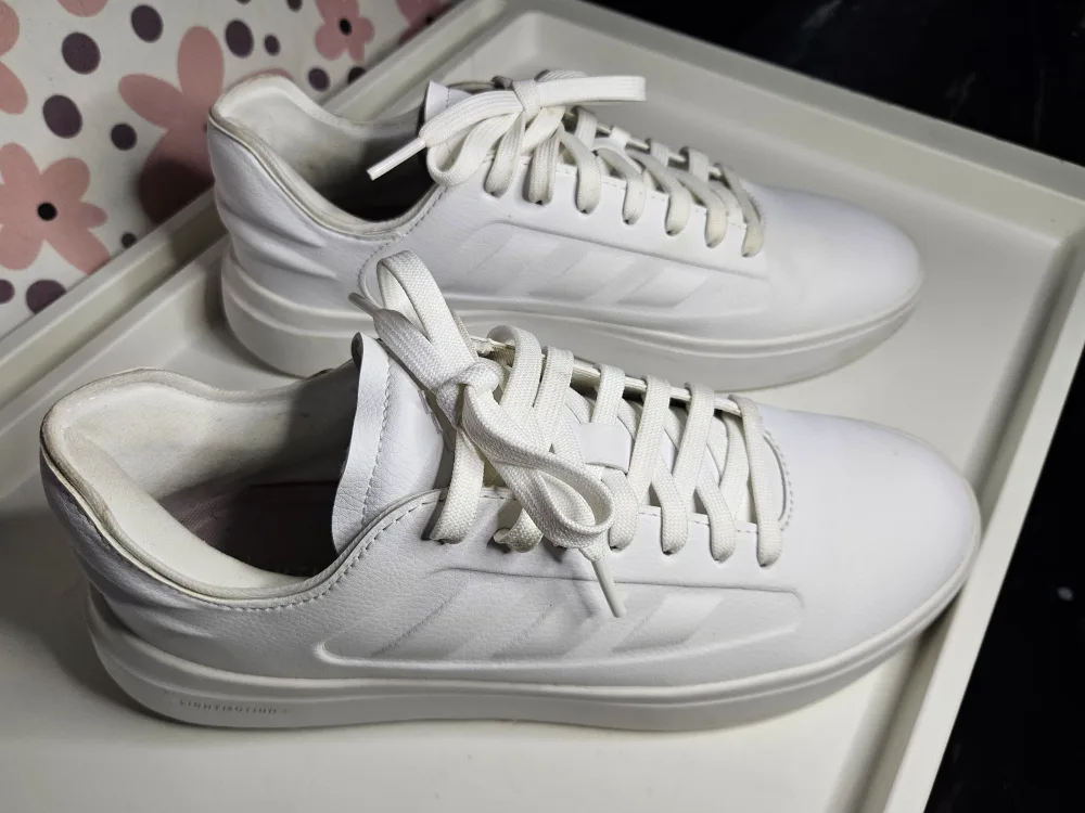 Adidas Lightmotion White Sneakers image indicator(2)