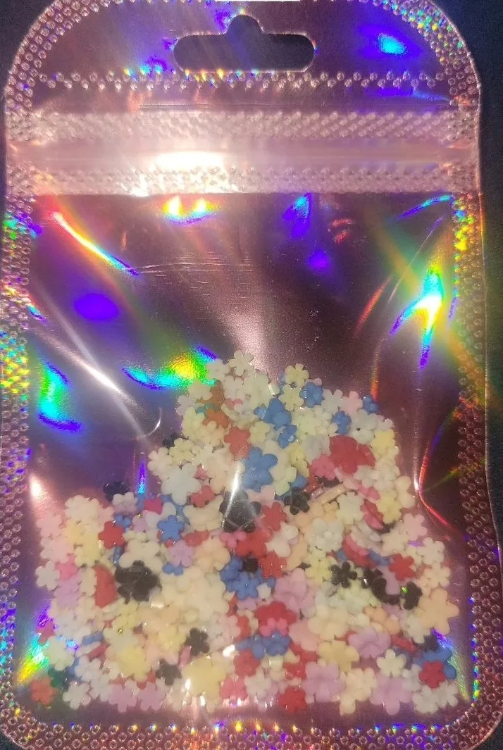 Flower Nail Art Charms 500pc thumbnail