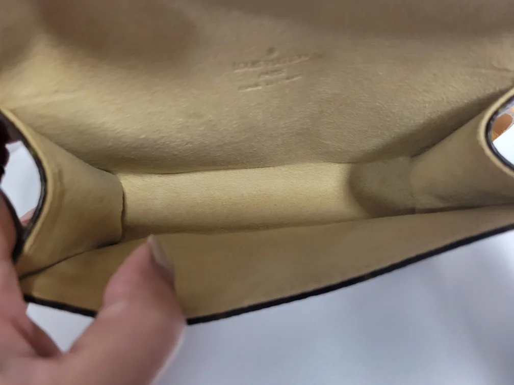 Louis Vuitton Monogram Florentine M image indicator(9)