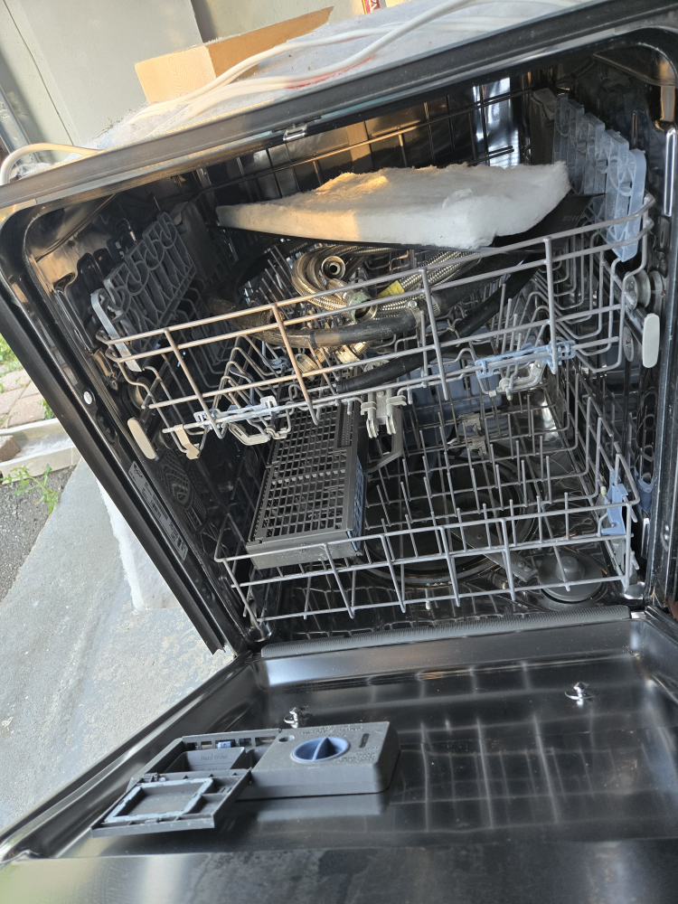 Whirlpool Dishwasher - Model WDT910SSYM2 - photo 2