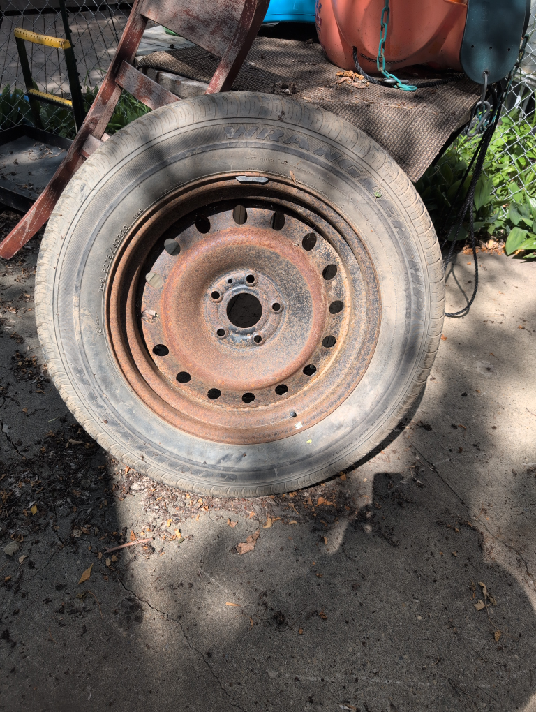 Used P275/60R20 Tire
