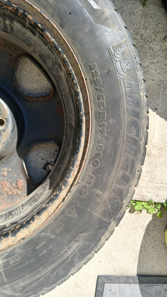Michelin X-Ice Studless Tires 225/65R17