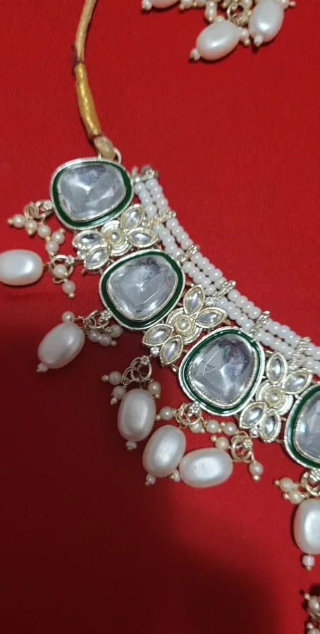 Necklace, Earrings, & Tikka Set image indicator(3)