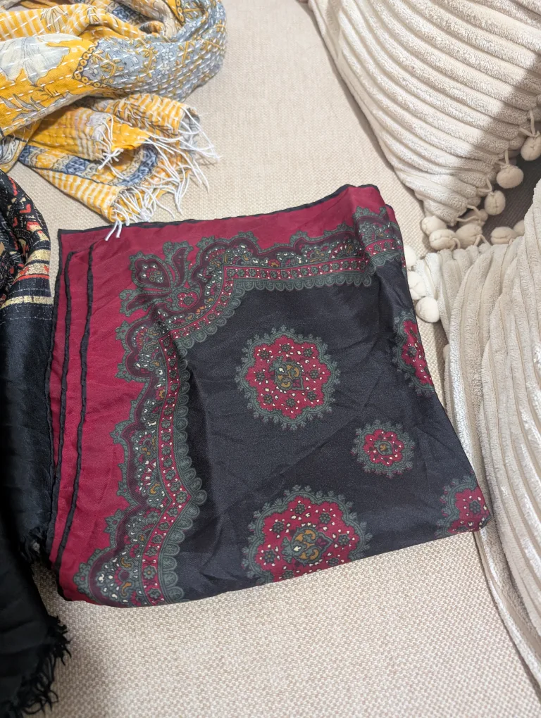 7 Assorted Vintage Scarves - Various Colours & Patterns image indicator(6)