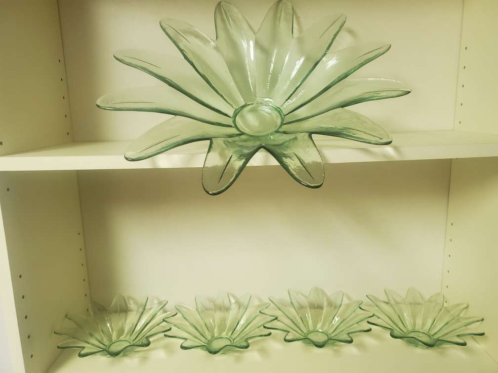 Fancy Glass Salad Bowl Set