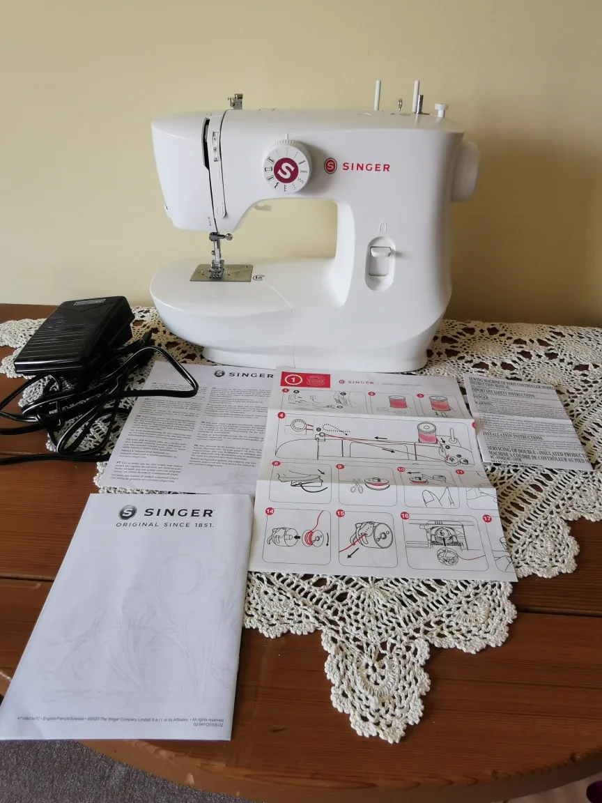 Singer Sewing Machine thumbnail