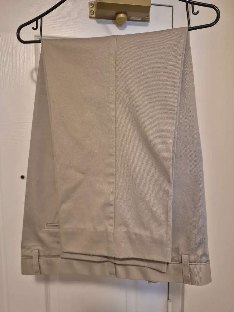 Dockers Khaki Pants Size 36x29 image indicator(2)