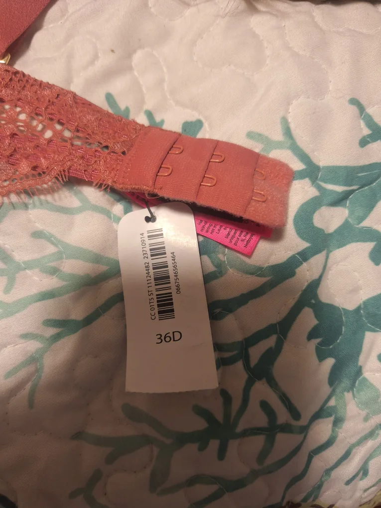 Bras, Size 36D image indicator(2)