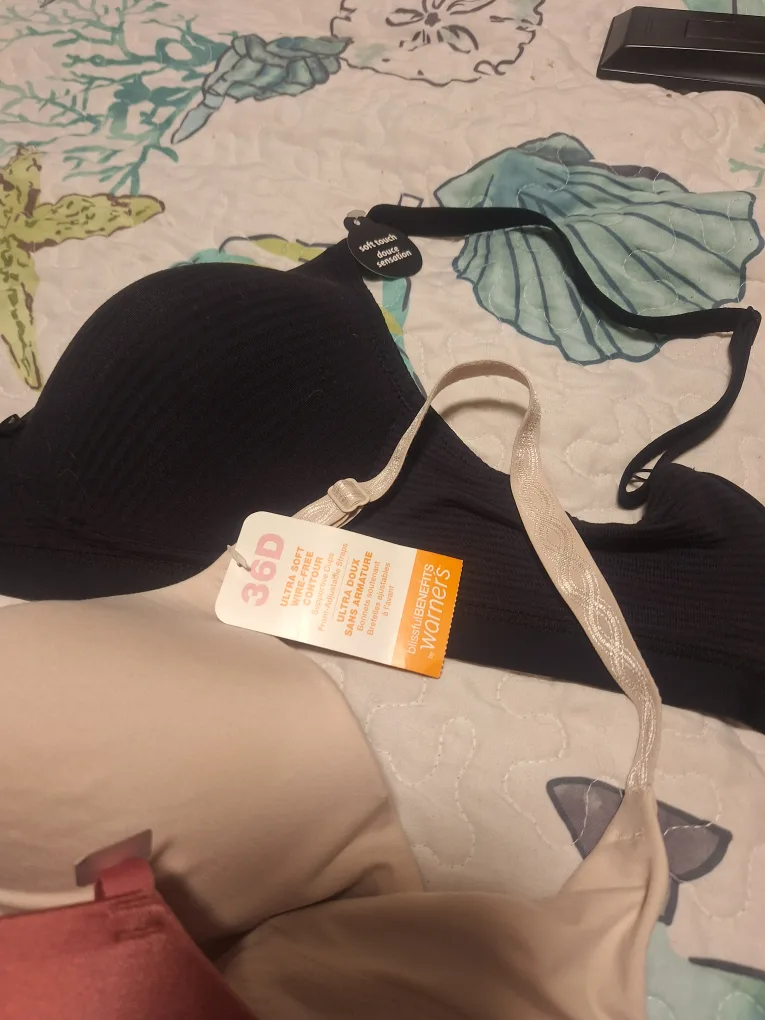 Bras, Size 36D image indicator(3)