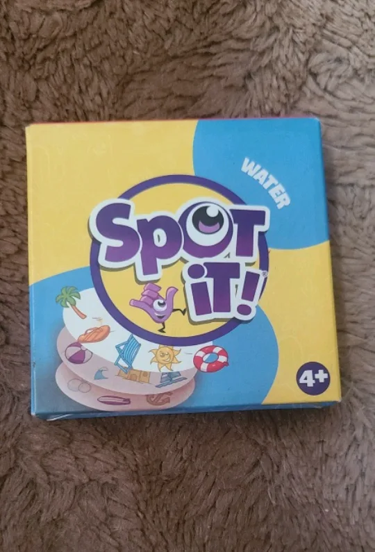 Spot It! Water Edition Game - Ages 4+ 🇨🇦 thumbnail