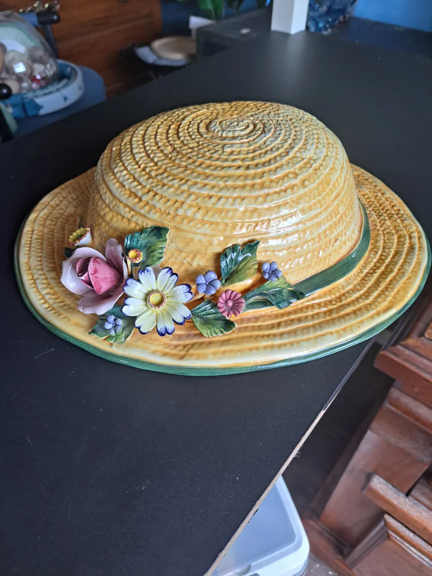 Capodimonte Made in Italy Hat Wall Decor thumbnail